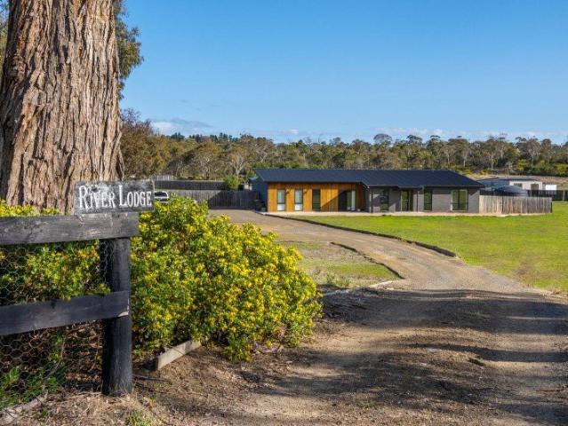River Lodge Beach Farm