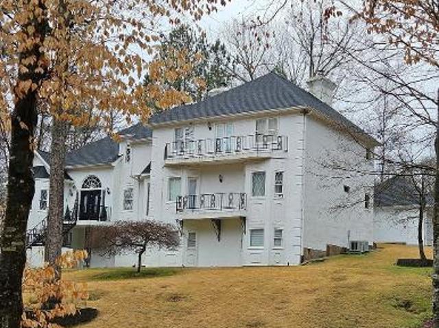 River Mansion Dr