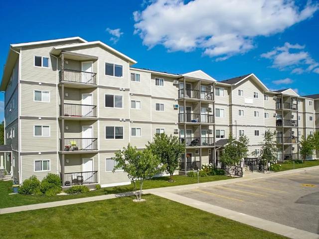 River Meadow Estates 1 Bedroom Apartment for Rent at 1153 St Anne'S Rd, Winnipeg, MB R2N 0C2 Dakota Crossing