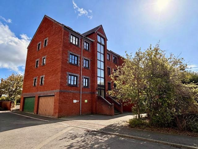 River Meadows, Water Lane, Exeter EX2, 2 bed flat to rent, £1,250 pcm | PrimeLocation
