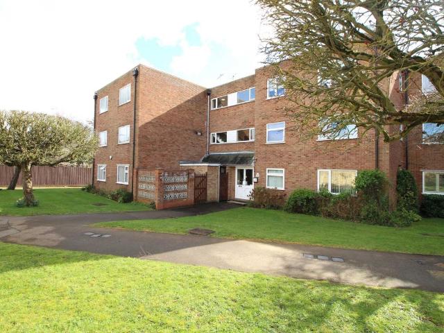 River Park, Hemel Hempstead, Hertfordshire HP1, 2 bed flat to rent, £1,595 pcm | PrimeLocation