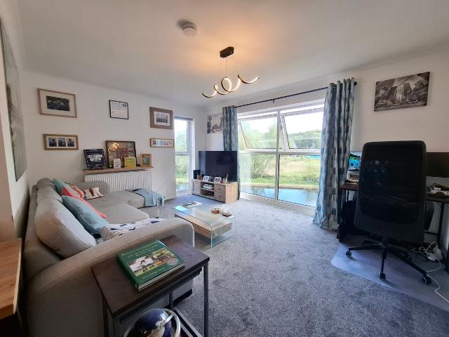 River Park, Hemel Hempstead HP1, 2 bed flat to rent, £1,595 pcm | PrimeLocation