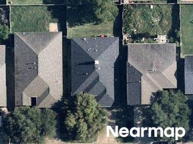 River Pointe Ln