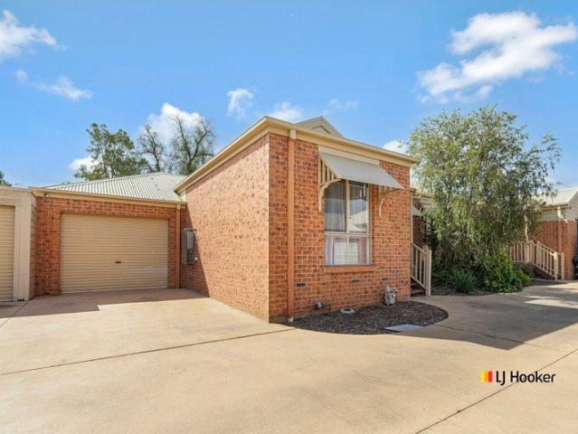 River, Sunshine & Easy Living â Spacious, Private & Low Maintenance