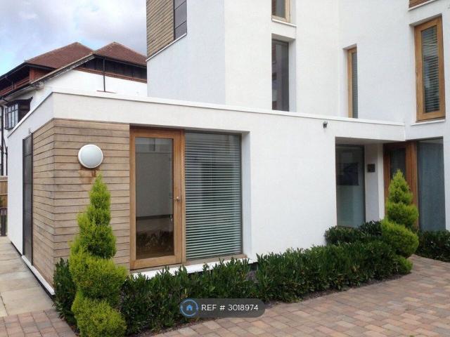 Rivermead Close, Teddington TW11, Studio to rent, £1,400 pcm | PrimeLocation