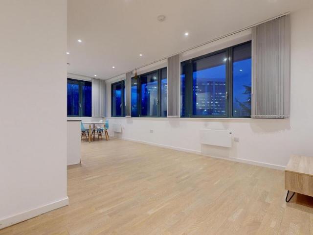 Riverbank Way 1 bed flat to rent £1,735 pcm £400 pw