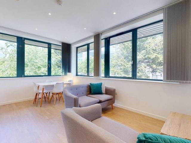 Riverbank Way 1 bed ground floor flat to rent £1,750 pcm £404 pw