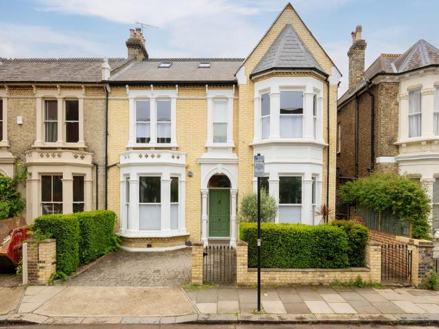 Rivercourt Road, London, W6 6 bed semi detached house to rent £11,000 pcm £2,538 pw