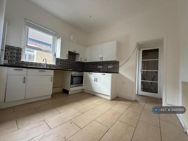 Riverdale Road, Erith, DA8 1 bed in a flat share to rent £700 pcm £162 pw