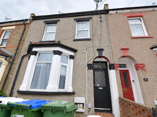 Riverdale Road, Erith DA8, 2 bed flat to rent, £1,400 pcm | PrimeLocation