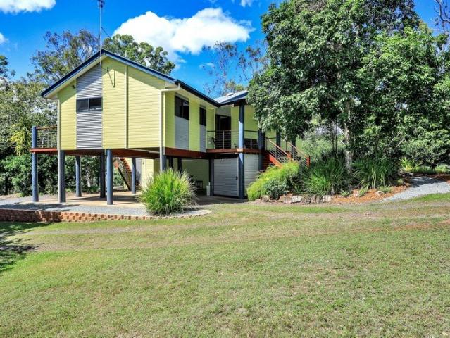 Riverfront Acreage Lifestyle On 15 Acres
