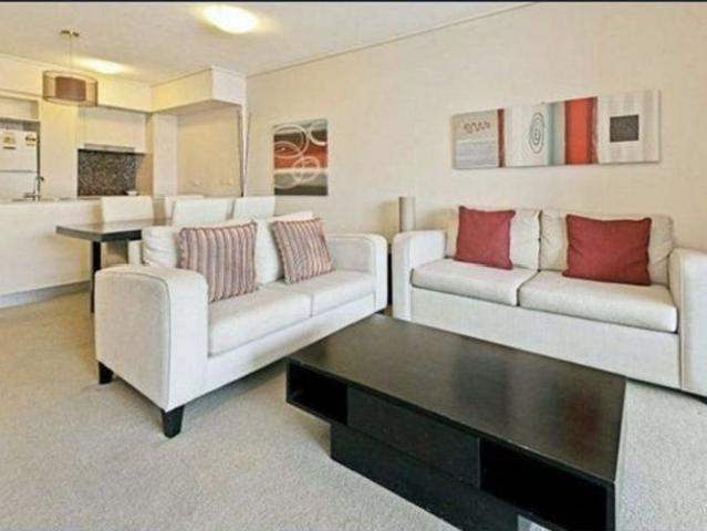 Riverfront Apartment with Breathtaking Views and Exceptional Amenities – FURNISHED!