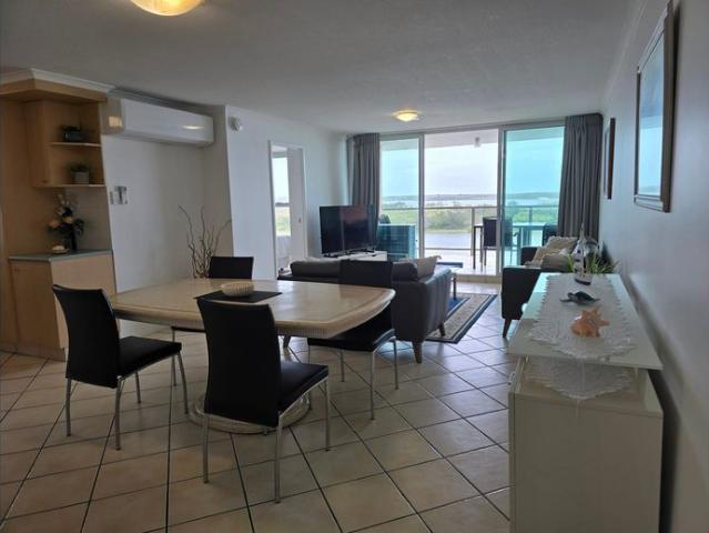 Riverfront apartment in the heart of Maroochydore secure complex