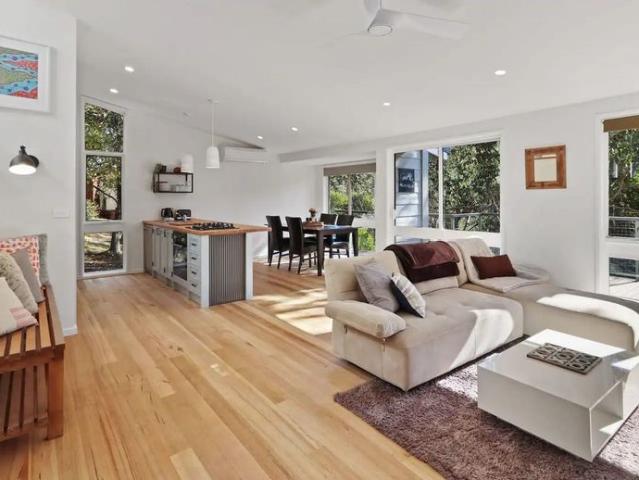 Riverfront Home Merrijig: Fully Furnished Short Term Lease