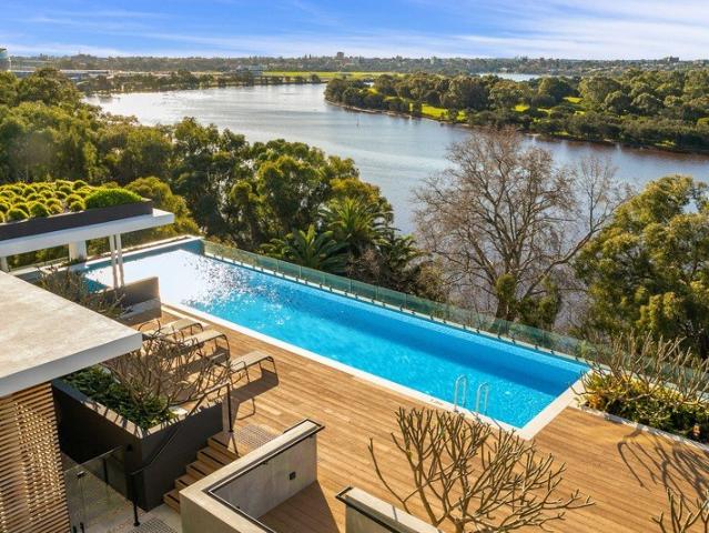 RIVERFRONT LIFESTYLE, MINUTES FROM THE CITY