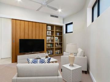 RIVERFRONT RESIDENCE