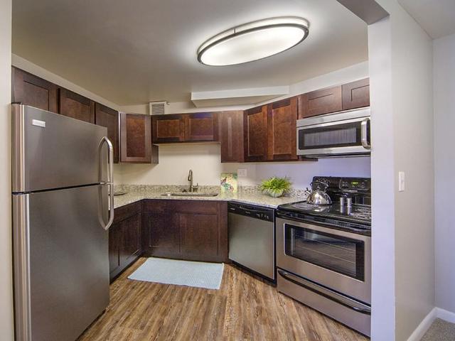 Riverfront Towers 2 Bedroom Apartment for Rent at 250 Riverfront Dr, Detroit, MI 48226 Downtown Detroit