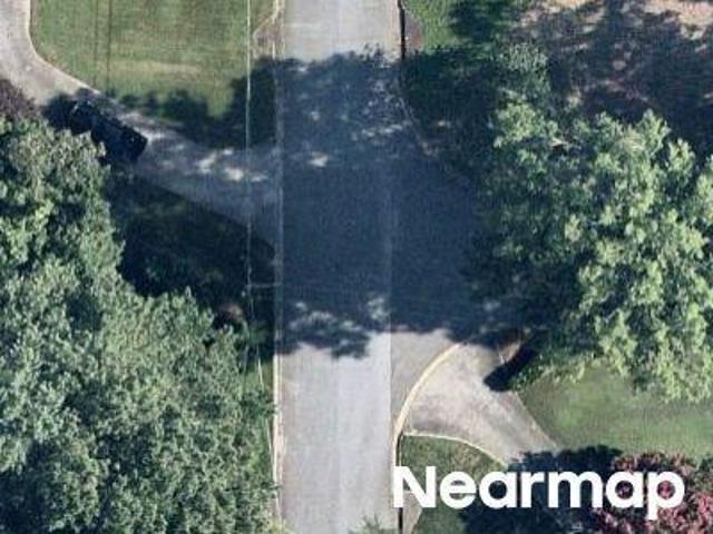 Riverhill Dr