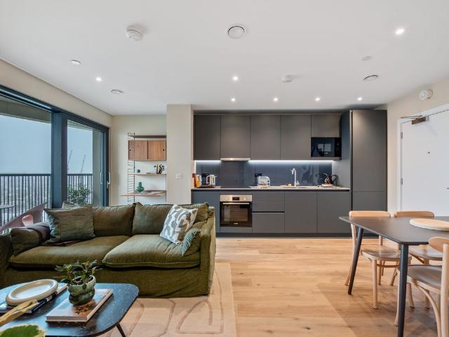 Riverstone Heights, Reed Avenue, London E3, 1 bed flat to rent, £2,405 pcm | PrimeLocation