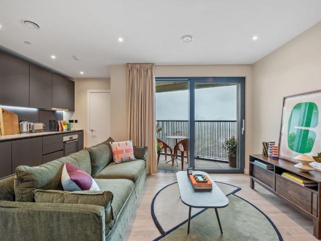 Riverstone Heights, Reed Avenue, London E3, 2 bed flat to rent, £2,995 pcm | PrimeLocation