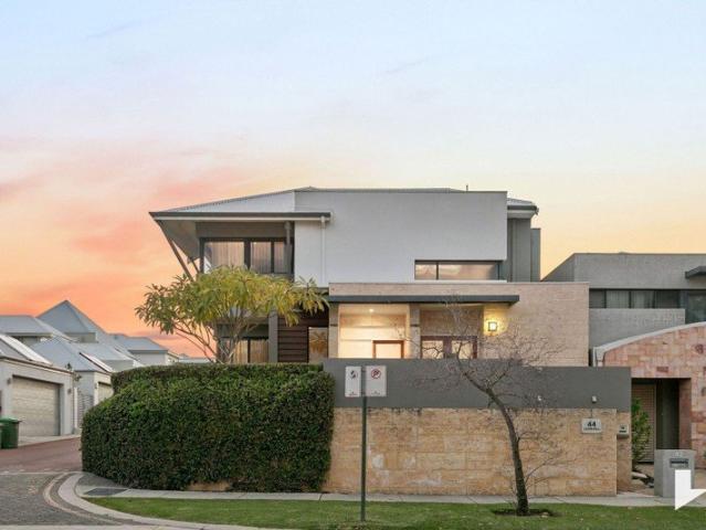 RIVERSTONE QUALITY. EXCEPTIONAL SPACE. EFFORTLESS NEDLANDS LIVING