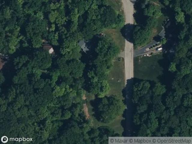 Rivers Edge Dr E