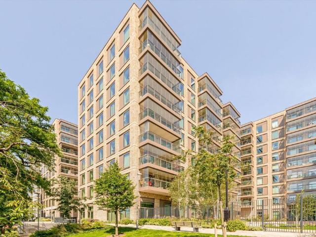 Riverscape Walk, London E16 2 bed flat to rent £3,000 pcm £692 pw