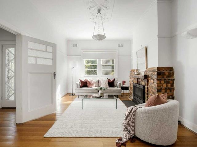Riversdale Court' – A Charming Art Deco Sanctuary in the Heart of Hawthorn