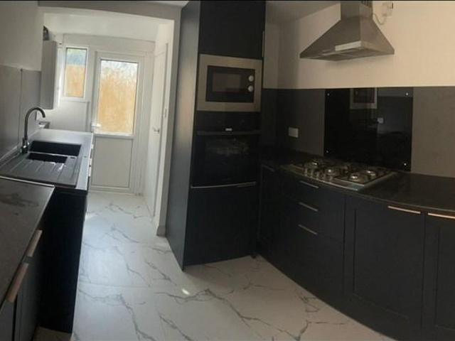 Riversdale, Hull, HU9 3 bed terraced house to rent £850 pcm £196 pw
