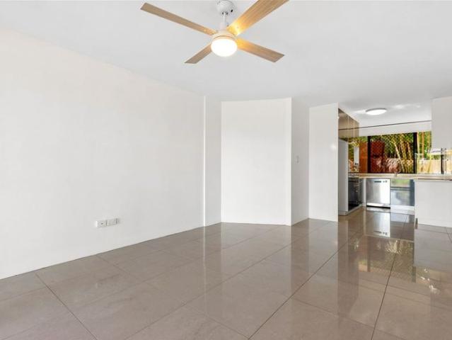 Riverside 1 Bed + Sunroom / 2nd Bedroom with Pool in Highgate Hill