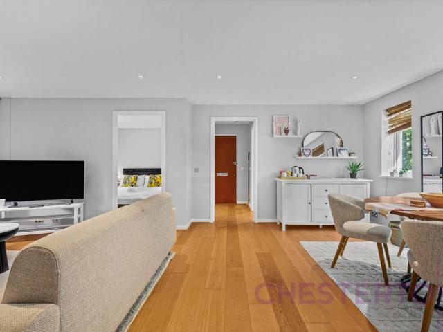 Riverside Court, Blackheath, London, SE3 3 bed apartment to rent £3,300 pcm £762 pw