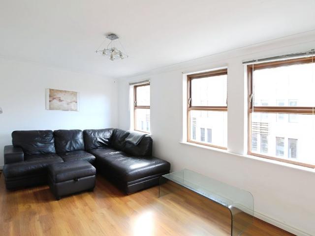 Riverside Court, Leeds, West Yorkshire LS1, 2 bed flat to rent, £975 pcm | PrimeLocation