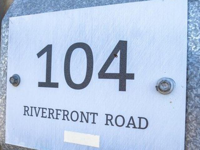 Riverside Cabin Retreat 104A Riverfront Road, Murray Bridge