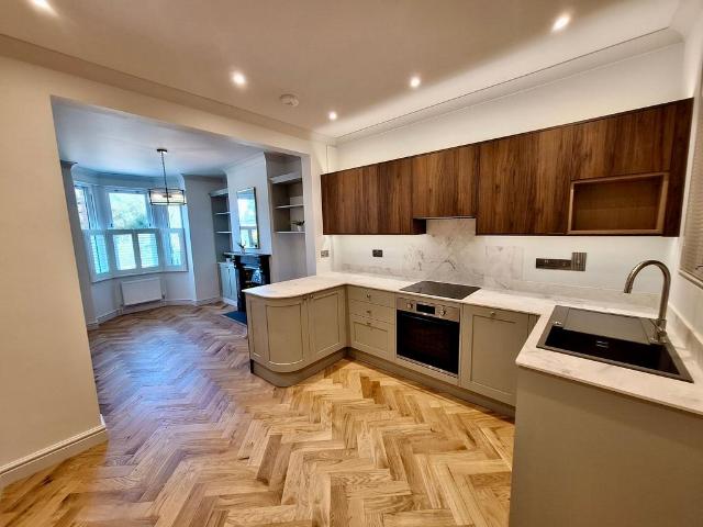 Riverside, Cambridge, CB5 2 bed terraced house to rent £2,300 pcm £531 pw