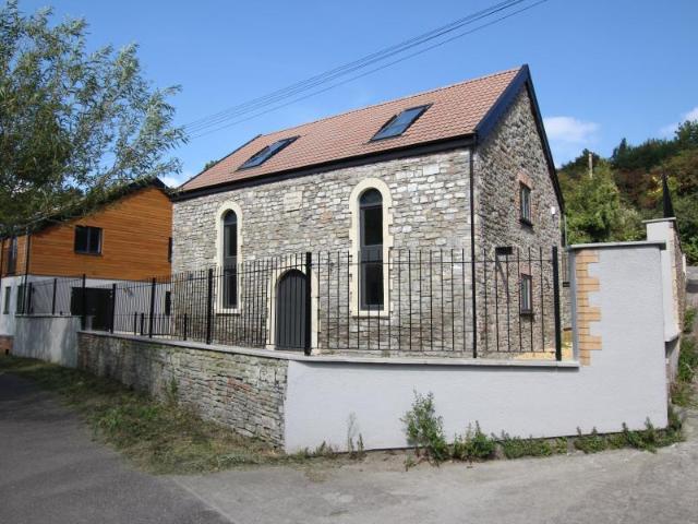 Riverside Chapel, St. George BS5 3 bed terraced house to rent £1,600 pcm £369 pw