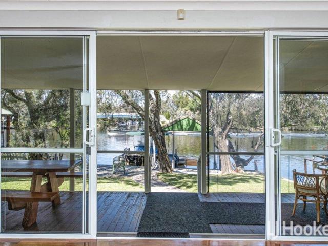 Riverside Charm, a Private Jetty and Room to Unwind