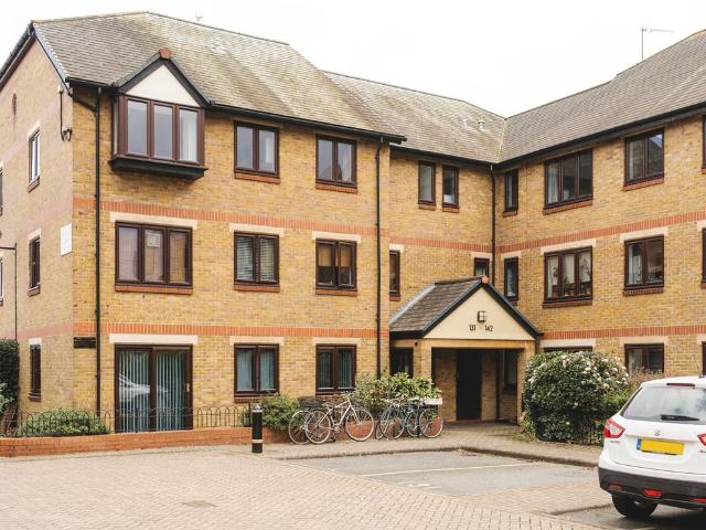 Riverside Close, Hackney E5, 2 bed flat to rent, £2,000 pcm | PrimeLocation
