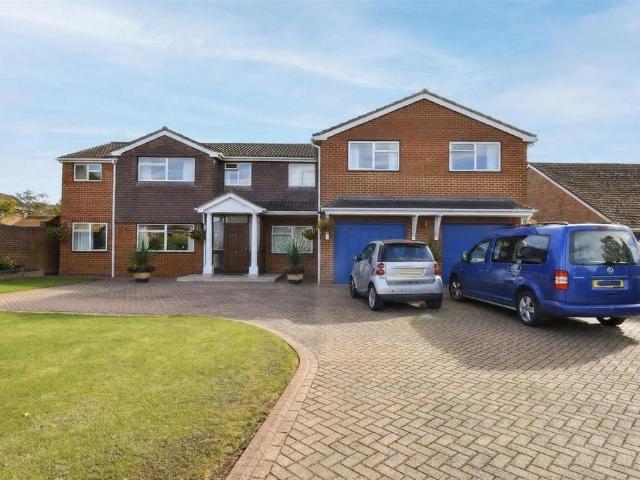 Riverside Close, Salisbury SP1 1 bed in a house share to rent £700 pcm £162 pw