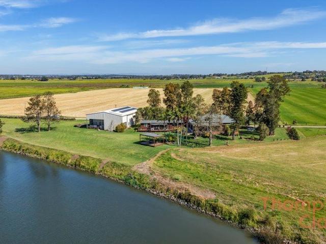Riverside Acreage Living with Granny Flat, Shed & Hunter River Views