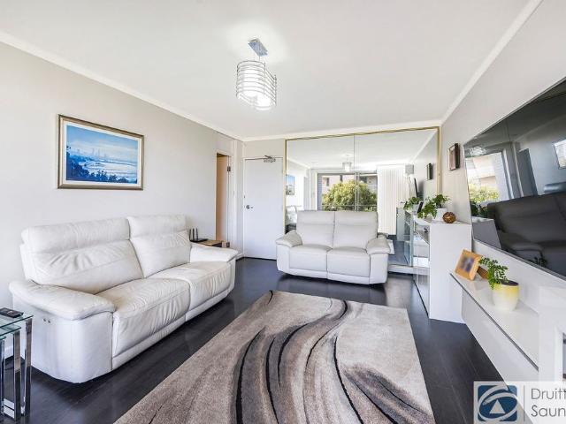 Riverside apartment with panoramic views HOME OPEN SATURDAY 05 SEPTEMBER AT 11.30AM SHARP!