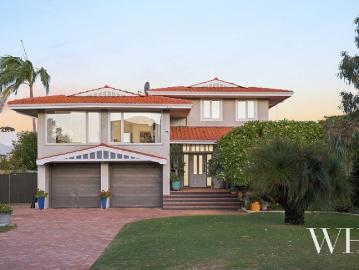 Riverside Bliss: Expansive & Effortless Family Sanctuary