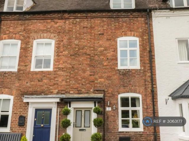 Riverside, Bridgnorth, WV16 2 bed terraced house to rent £1,200 pcm £277 pw