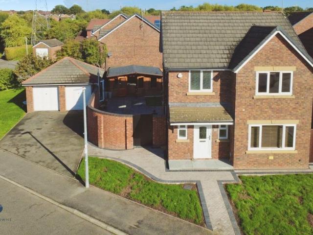 Riverside Grove, Wistaston, Crewe 3 bed house to rent £1,700 pcm £392 pw