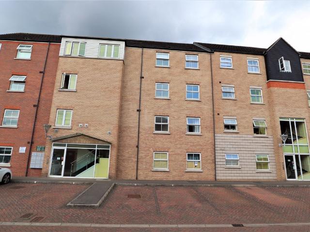 Riverside Drive, Lincoln LN5, 2 bed flat to rent, £850 pcm | PrimeLocation