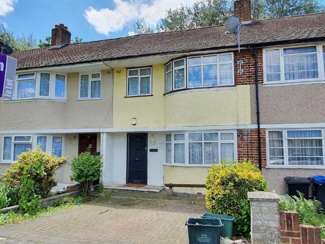 Riverside Drive, Mitcham CR4, 3 bed terraced house to rent, £2,200 pcm | PrimeLocation