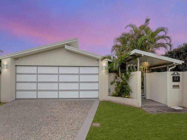 Riverside Entertainer's Sanctuary, Broadbeach Waters