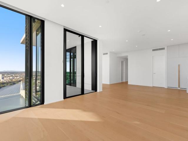 Riverside Elegance at 443 Queen: A Luxurious Unfurnished 4 BR Apartment with Complete Story Bridge Views