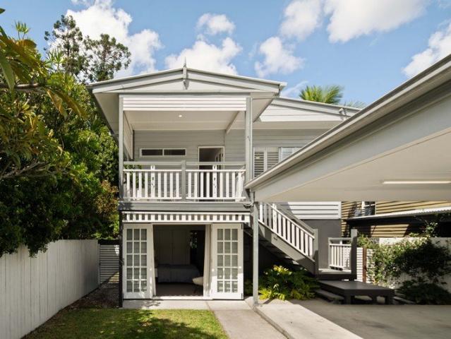 Riverside Family Retreat in a Prestigious Bulimba Enclave