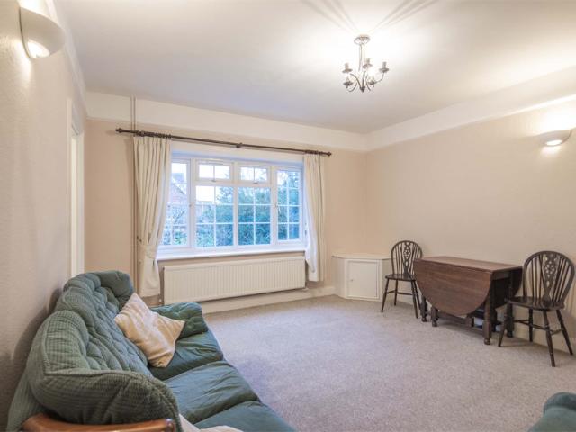 Riverside Flat, Goring On Thames RG8, 2 bed flat to rent, £995 pcm | PrimeLocation
