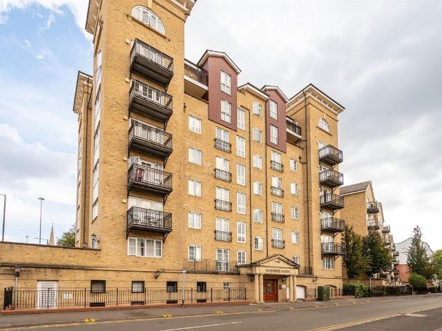 Riverside House, Fobney Street, Reading RG1, 3 bed flat to rent, £2,250 pcm | PrimeLocation